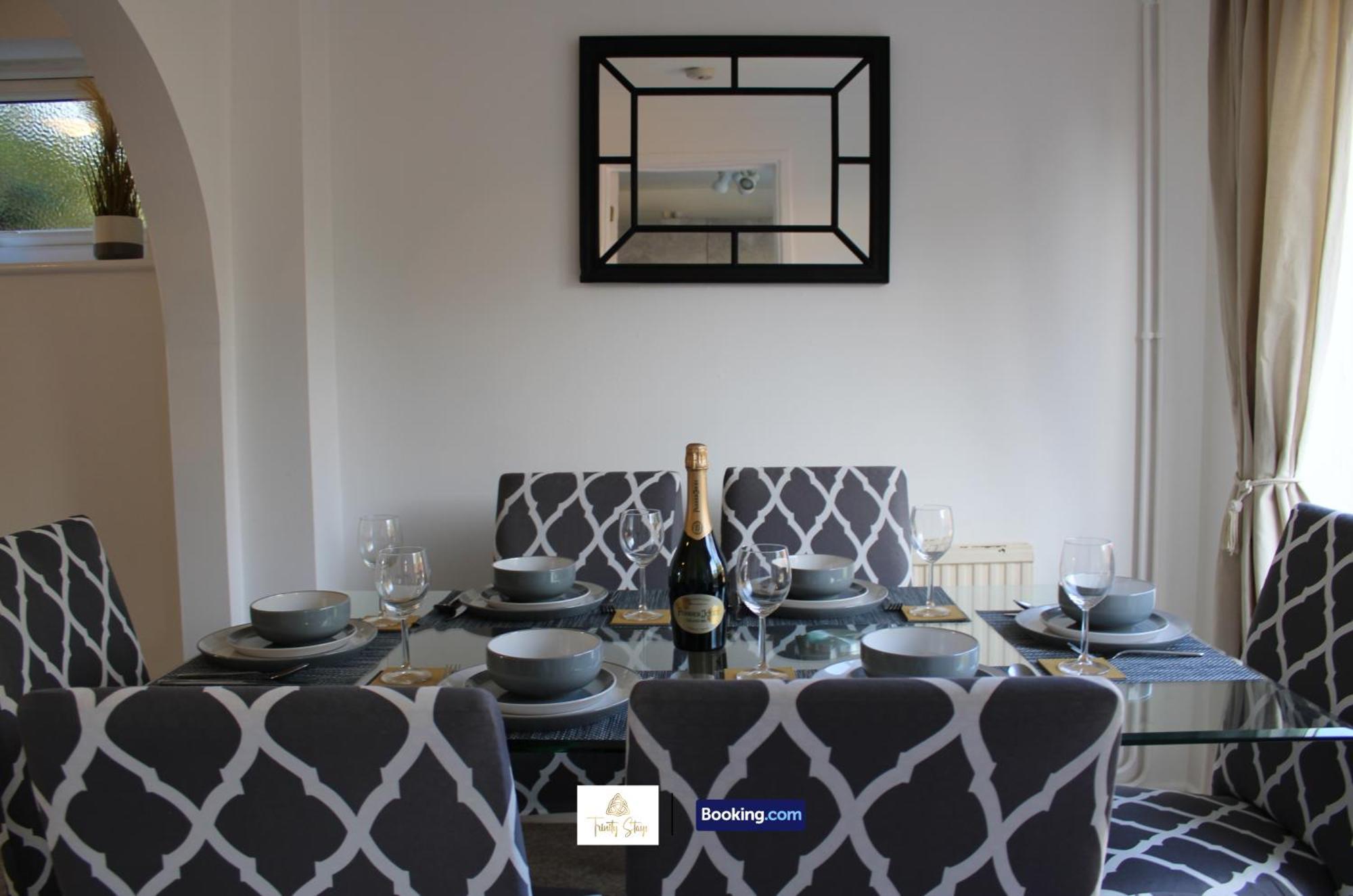 4 Bedroom House With Parking Near City Centre By Trinity Stays Short Lets & Serviced Accommodation Cambridge Ngoại thất bức ảnh