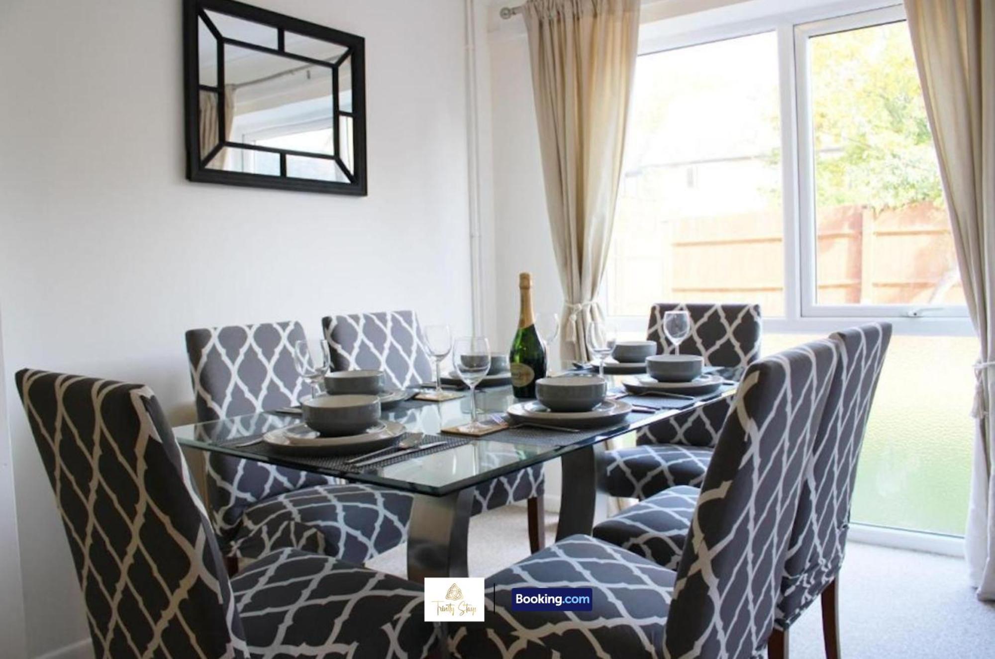 4 Bedroom House With Parking Near City Centre By Trinity Stays Short Lets & Serviced Accommodation Cambridge Ngoại thất bức ảnh