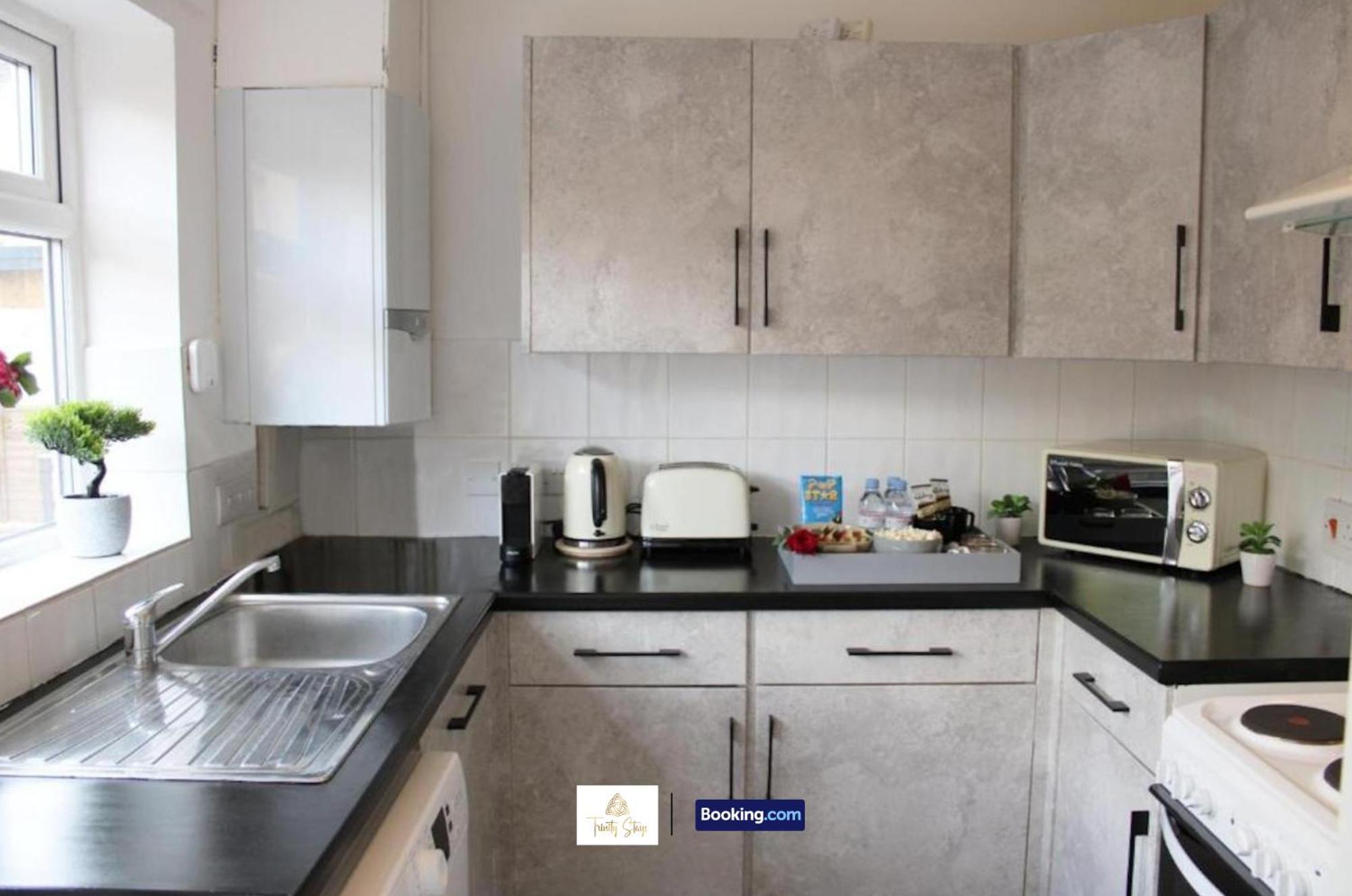 4 Bedroom House With Parking Near City Centre By Trinity Stays Short Lets & Serviced Accommodation Cambridge Ngoại thất bức ảnh