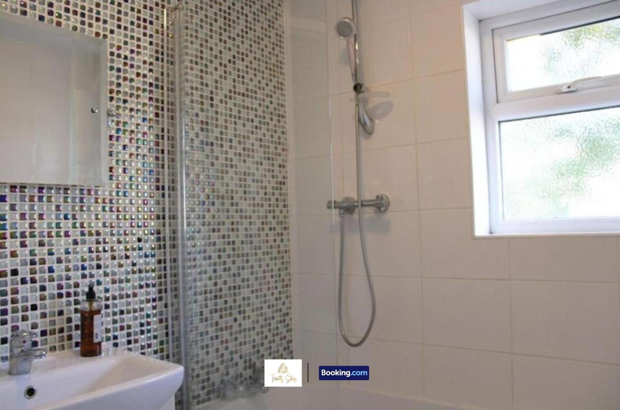 4 Bedroom House With Parking Near City Centre By Trinity Stays Short Lets & Serviced Accommodation Cambridge Ngoại thất bức ảnh
