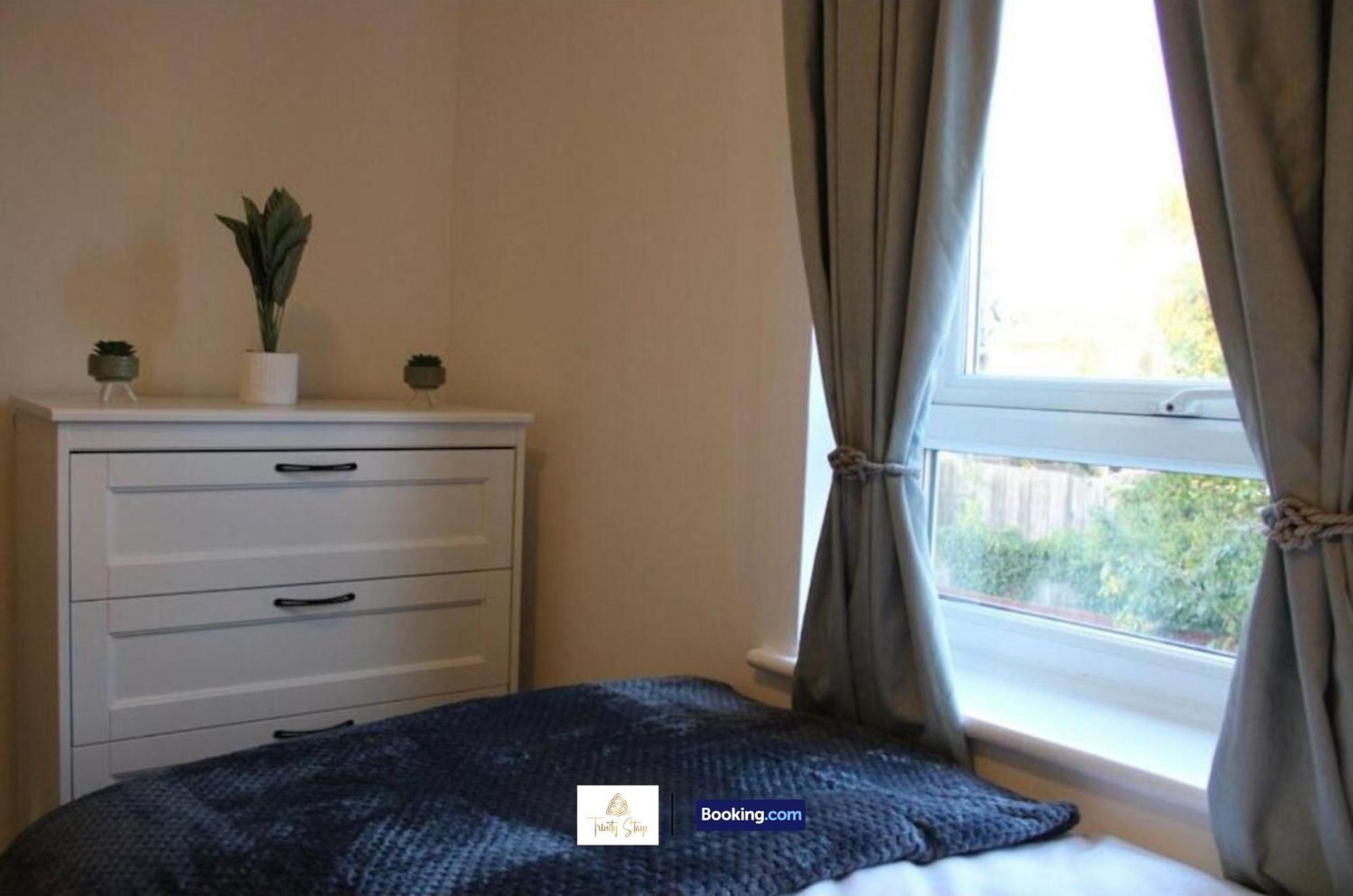 4 Bedroom House With Parking Near City Centre By Trinity Stays Short Lets & Serviced Accommodation Cambridge Ngoại thất bức ảnh